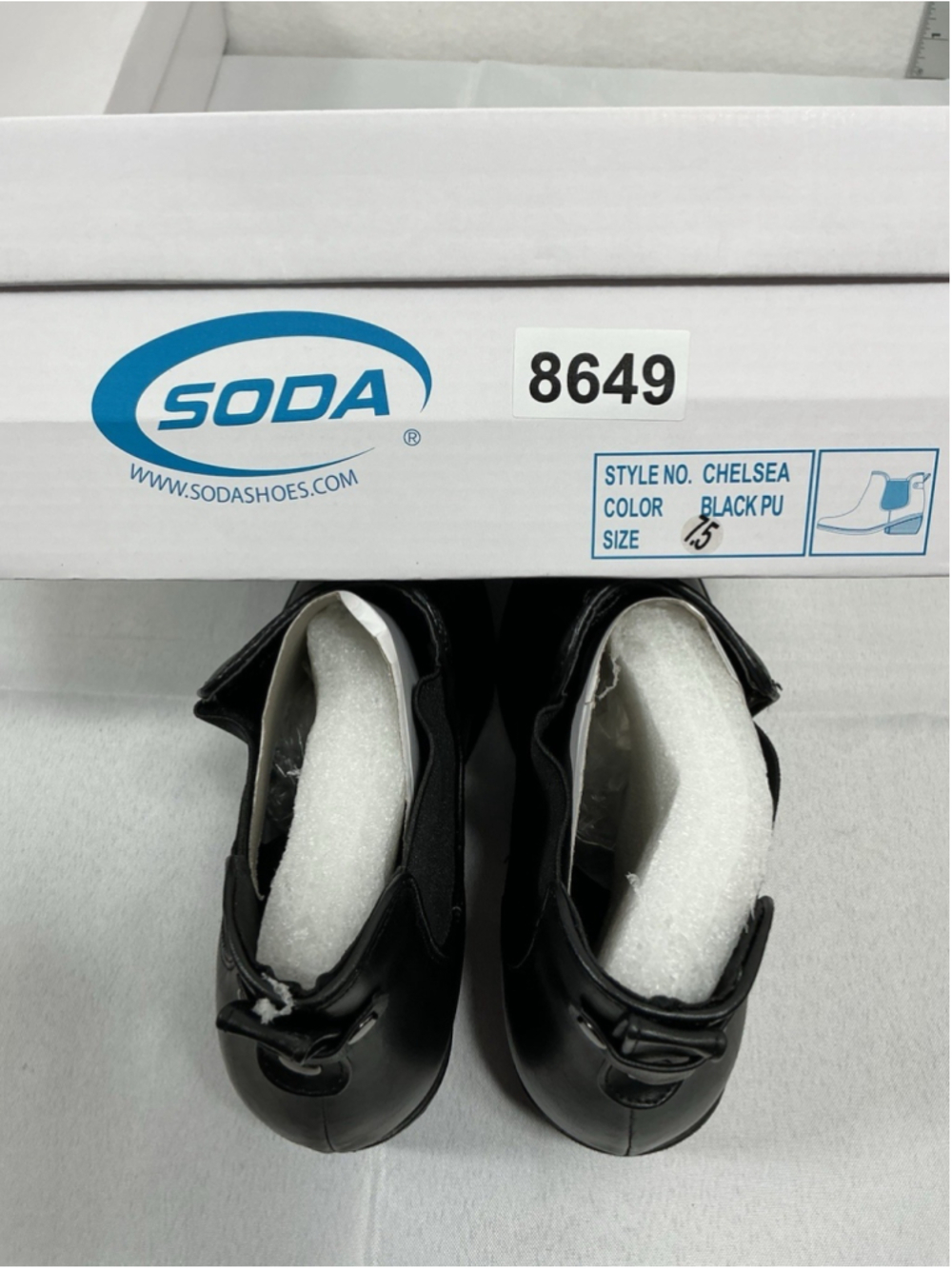 Woman’s New Soda Chelsea Pull On Bootie Size 7.5 Black Faux Leather Block Heel - Picture 7 of 7
